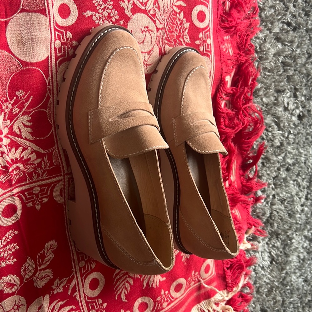 Blondo Dulce waterproof tan suede wedge loafer size 7.5